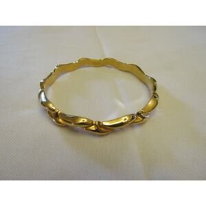 Monet Gold Tone Texture Bracelet Bangle 7 3/4"‎ Minimalist Neutral Classic
